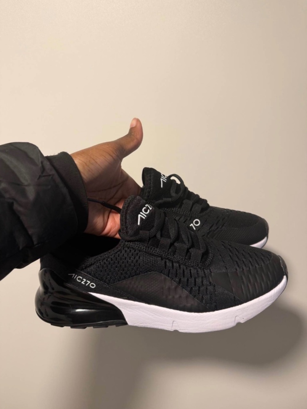 Nike Air 270 running shoes
